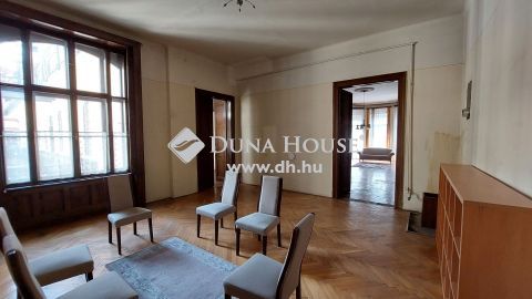 Eladó Lakás, Budapest 8. kerület - Corvin negyednél 80 nm-es, felújítandó, Airbnb-s, emeleti lakás