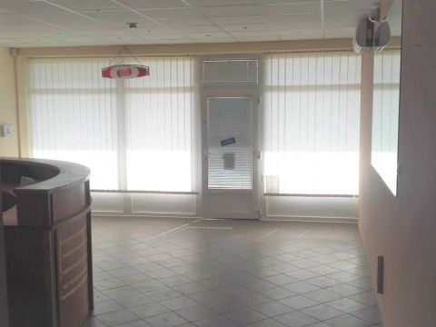 Eladó Üzlethelyiség 7300 Komló 