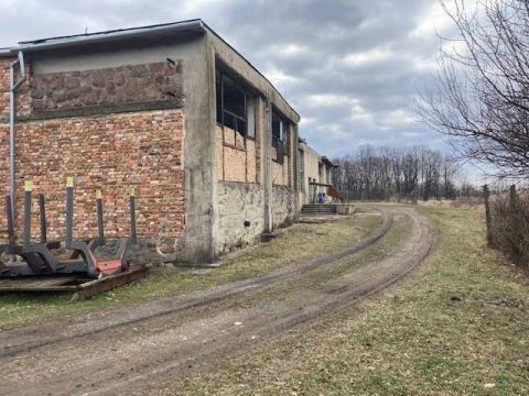 Eladó Mezőgazdasági 7300 Komló 