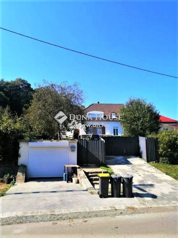 7300 Komló — 1/21