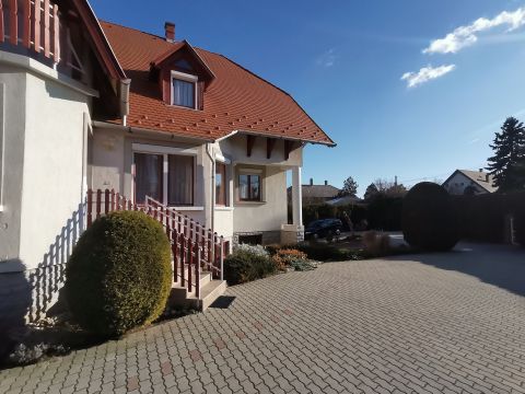 Eladó Ház 8230 Balatonfüred három szintes Apartman ház,nagy telekkel