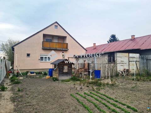 Eladó Ház, Somogy megye, Siófok - belváros közeli, családi házas övezet