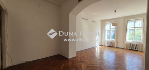 Eladó Lakás, Budapest 8. kerület - 690.000 nm/ár - két lakássá alakítható befektetői ajánlat 