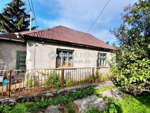 Eladó Ház, Komárom-Esztergom megye, Szárliget - Szárligeten saroktelken lévő családi ház eladó