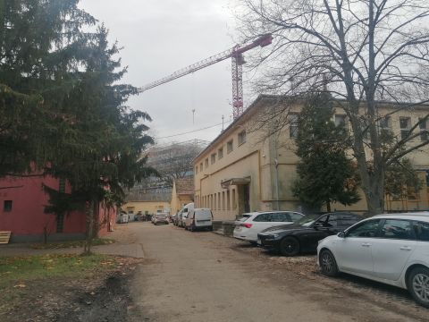 Kiadó Ipari 1037 Budapest 3. kerület , Bécsi úttól 600 méterre