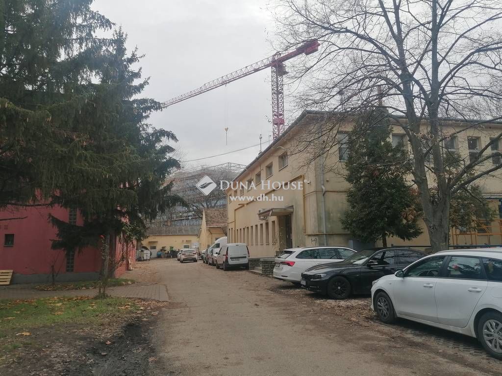 1037 Budapest 3. kerület , Bécsi úttól 600 méterre — 1/7
