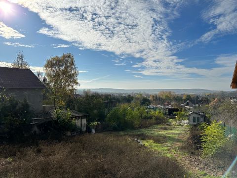 Eladó Telek 2146 Mogyoród ,  jó közlekedéssel, nagy telek, építési engedéllyel