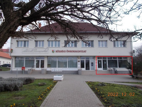 Eladó Üzlethelyiség 3013 Ecséd 