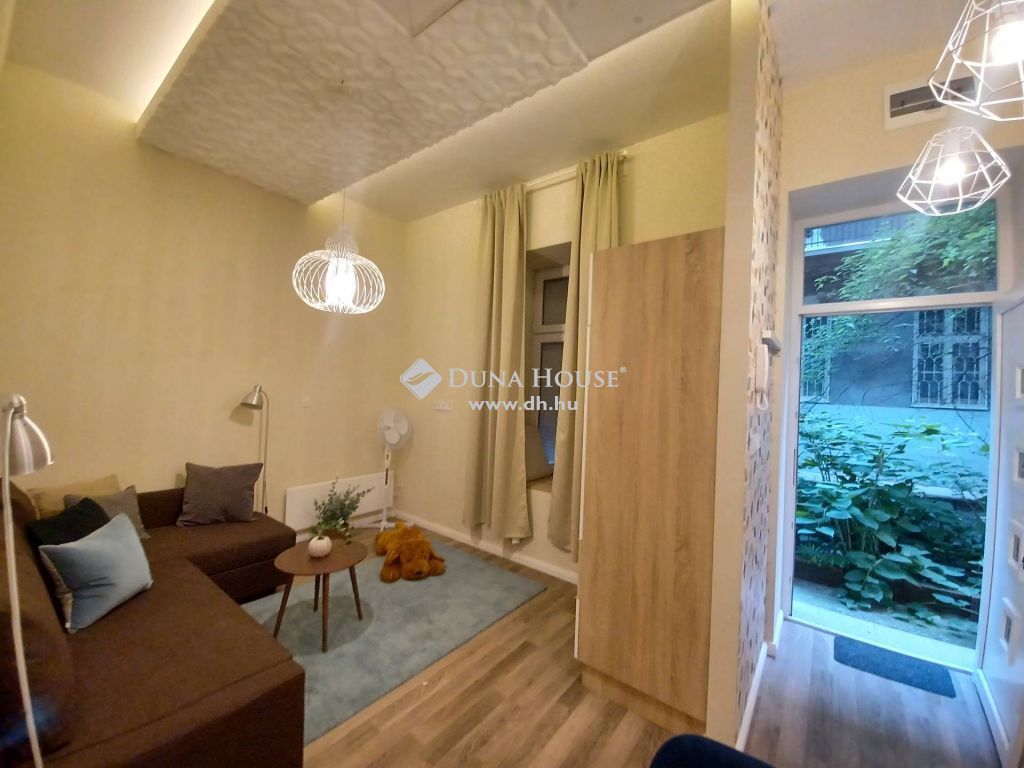 Eladó Lakás Budapest VI. kerület, 