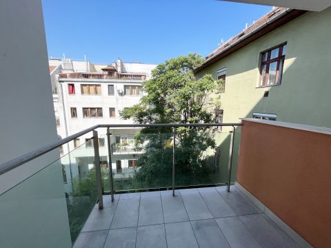 Eladó Lakás 1085 Budapest 8. kerület , Palotanegyedben erkélyes, AA++ újépítésű lakás eladó 507.