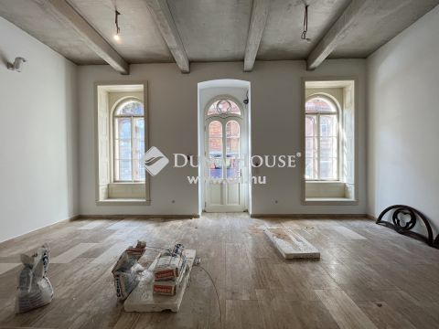Eladó Üzlethelyiség, Budapest 8. kerület - PALOTANEGYEDBEN AA++ erkélyes lakások eladók