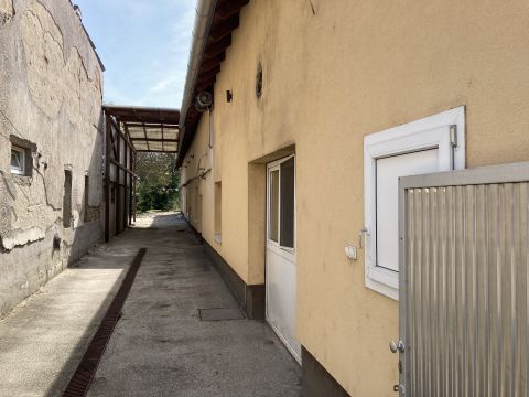 Kiadó Ipari 2523 Sárisáp 