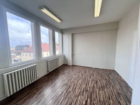 Kiadó Iroda 8900 Zalaegerszeg 