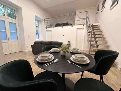 Eladó Lakás 1055 Budapest 5. kerület Frekventált helyen csendes, teljeskörűen felújított lakás eladó