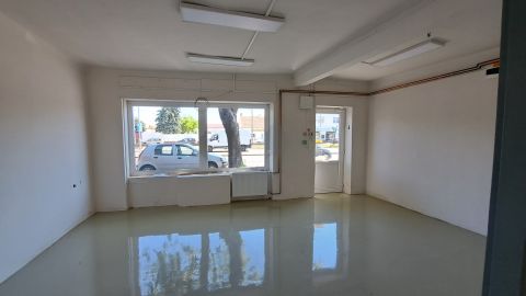 Kiadó Üzlethelyiség 1238 Budapest 23. kerület , Soroksár  Hősök Tere közelében