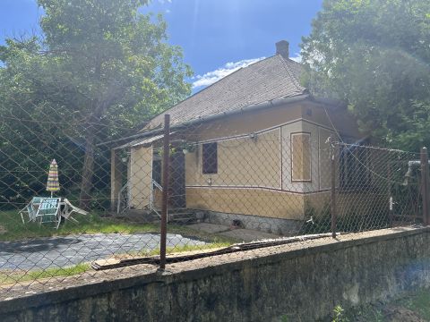 Eladó Ház 2735 Dánszentmiklós , Dózsa György utca környéke