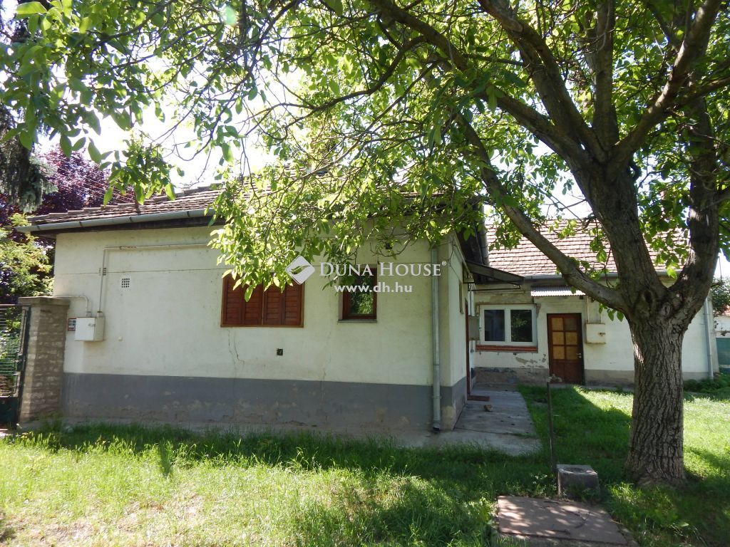 8130 Enying , Lakóház 5019 m2-es belterületi telken, raktározásra vagy egyéb célra alkalmas épülettel — 1/40
