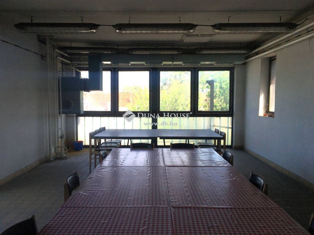 8460 Devecser , központban, összközműves telken — 1/21