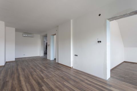 Eladó Lakás 9200 Mosonmagyaróvár Viola utca közelében