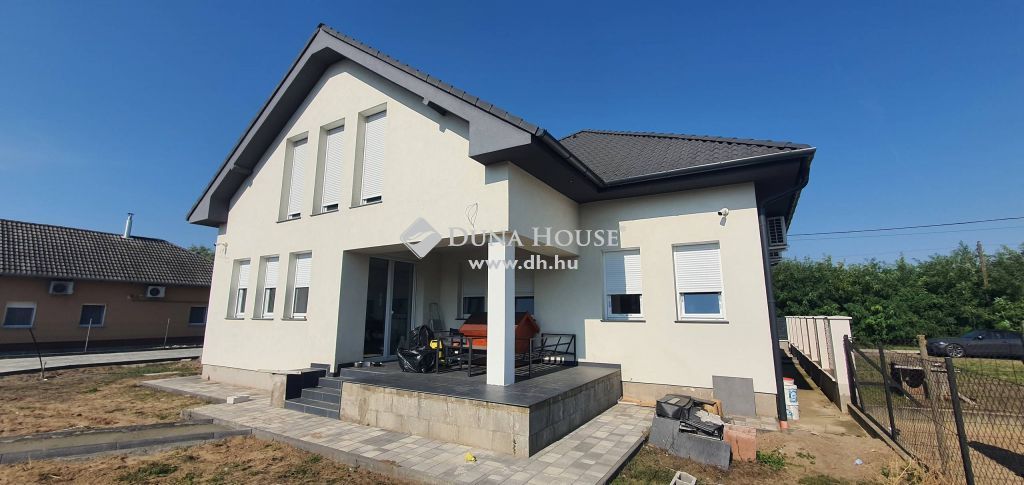 2212 Csévharaszt , Minőségi élettér, Minőségi alapanyag és kivitelezés ... Álom Otthon! — 1/42