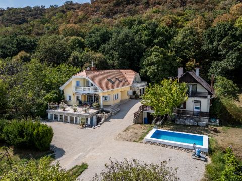 Eladó Ház 8083 Csákvár 