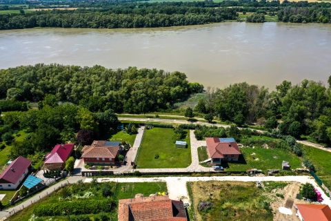 Eladó Telek 2500 Esztergom 