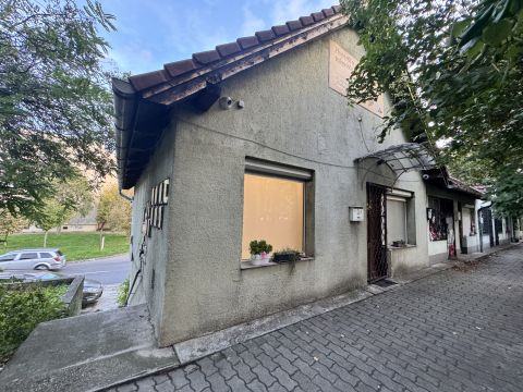 Eladó Lakás 1039 Budapest 3. kerület Békásmegyeren kiváló infrastruktúrával