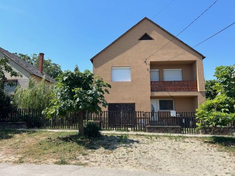 Eladó Ház 2887 Ácsteszér 