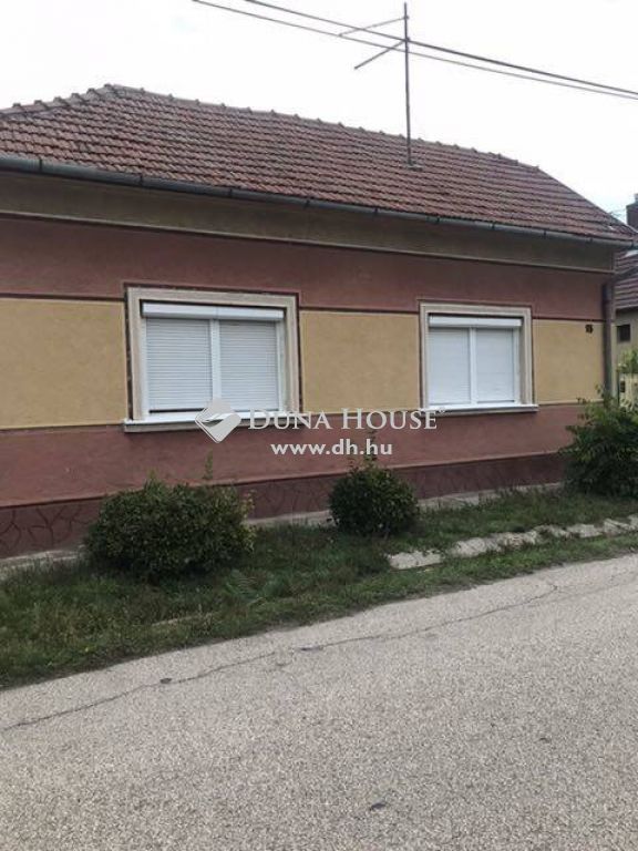 2755 Kocsér , Polgármesteri hivatal közelében — 1/38