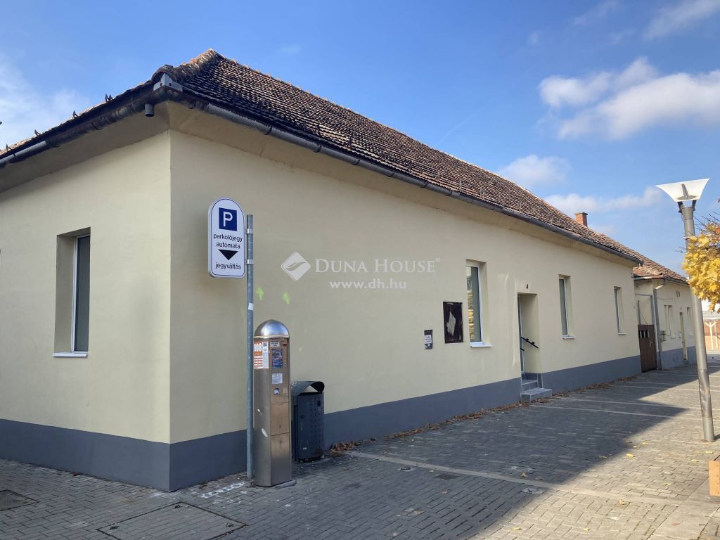 8900 Zalaegerszeg , Zeg. Piac téren sokféleképpen hasznosítható önálló ingatlan. — 1/16