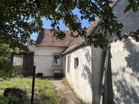 Eladó Ház 8000 Székesfehérvár Székesfehérvár, Alba Ipari zónához közel