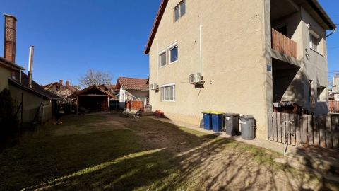 Eladó Ház 2213 Monorierdő Monorierdő csökkentett forgalmú részén, 8 szobás, 554 m2 telken 