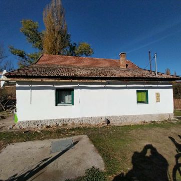 Eladó Ház 2765 Farmos , Zárkert