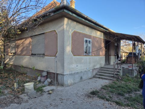 Eladó Ház 2344 Dömsöd Dömsödön ház nagy telekkel (2290m2) eladó