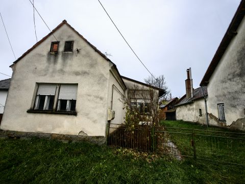 Eladó Ház 8966 Lenti Eladó felújítandó ingatlan Lentikápolnán