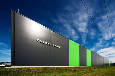 Kiadó Ipari 8000 Székesfehérvár , Székesfehérváron Rugalmasan Kiadó Ipari Parki Csarnok