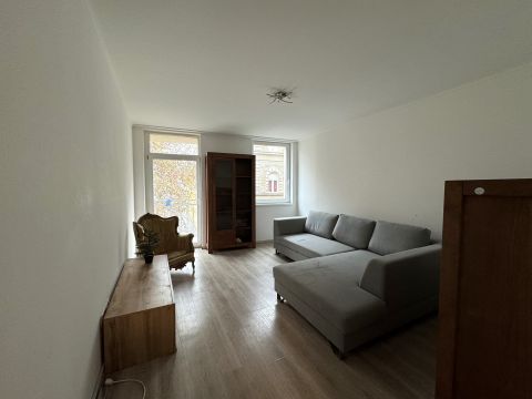 Eladó Lakás 1084 Budapest 8. kerület Budapest VIII. kerület 4-6 villamos megállójától pár percre