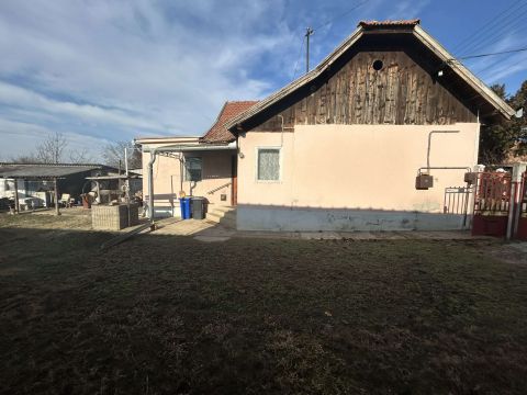 Eladó Ház 2209 Péteri Központi közeli 