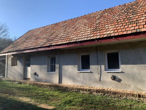 Eladó Ház 7159 Kisdorog , csendes utcában