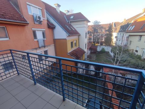 Eladó Lakás 6000 Kecskemét , Belváros, Forrás lakópark közelében