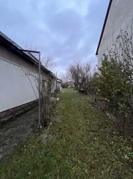 Eladó Ház 8183 Papkeszi **Papkeszin felújítandó családi ház ELADÓ!**