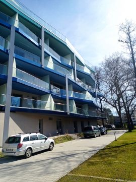 Eladó Lakás 8623 Balatonföldvár , Balatonföldvár központjában, vízparthoz közel. Berendezett 1. emeleti lakás