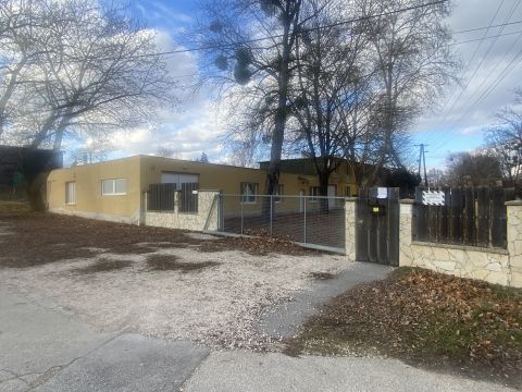 Kiadó Ipari 2800 Tatabánya 