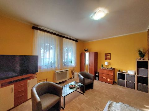 Eladó Ház 8124 Káloz 68 m2-es, igényesen felújított, TÉGLA, 2 szobás ház