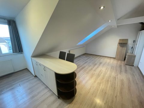 Eladó Lakás 8420 Zirc 