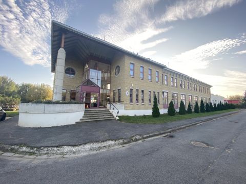 Kiadó Irodaépület 9400 Sopron 