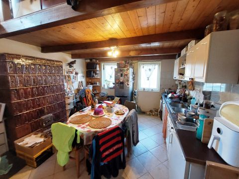 Eladó Telek 9400 Sopron Kert (1197m2) kis házzal eladó, Sopronban a Nemeskúti útnál.