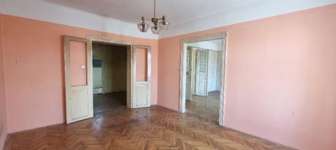 Eladó Ház 2096 Üröm 2096 Üröm, ófalu