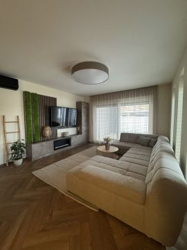 Eladó Ház 4481 Nyíregyháza Sóstóhegyen MODERN ikerház