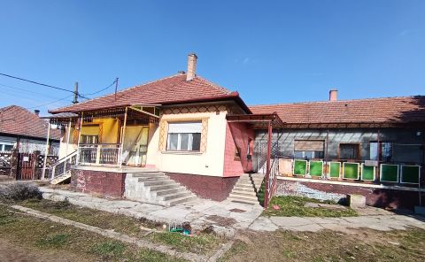Eladó Ház 2251 Tápiószecső Tápiószecső központhoz közeli
